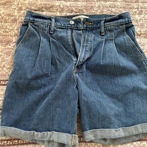 Abercrombie & Fitch Pleated High Rise Dad Shorts